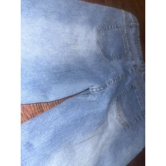 Women's Butterfly Embellished Faded Glory Jeans Light Wash Size 16 - Picture 10 of 16